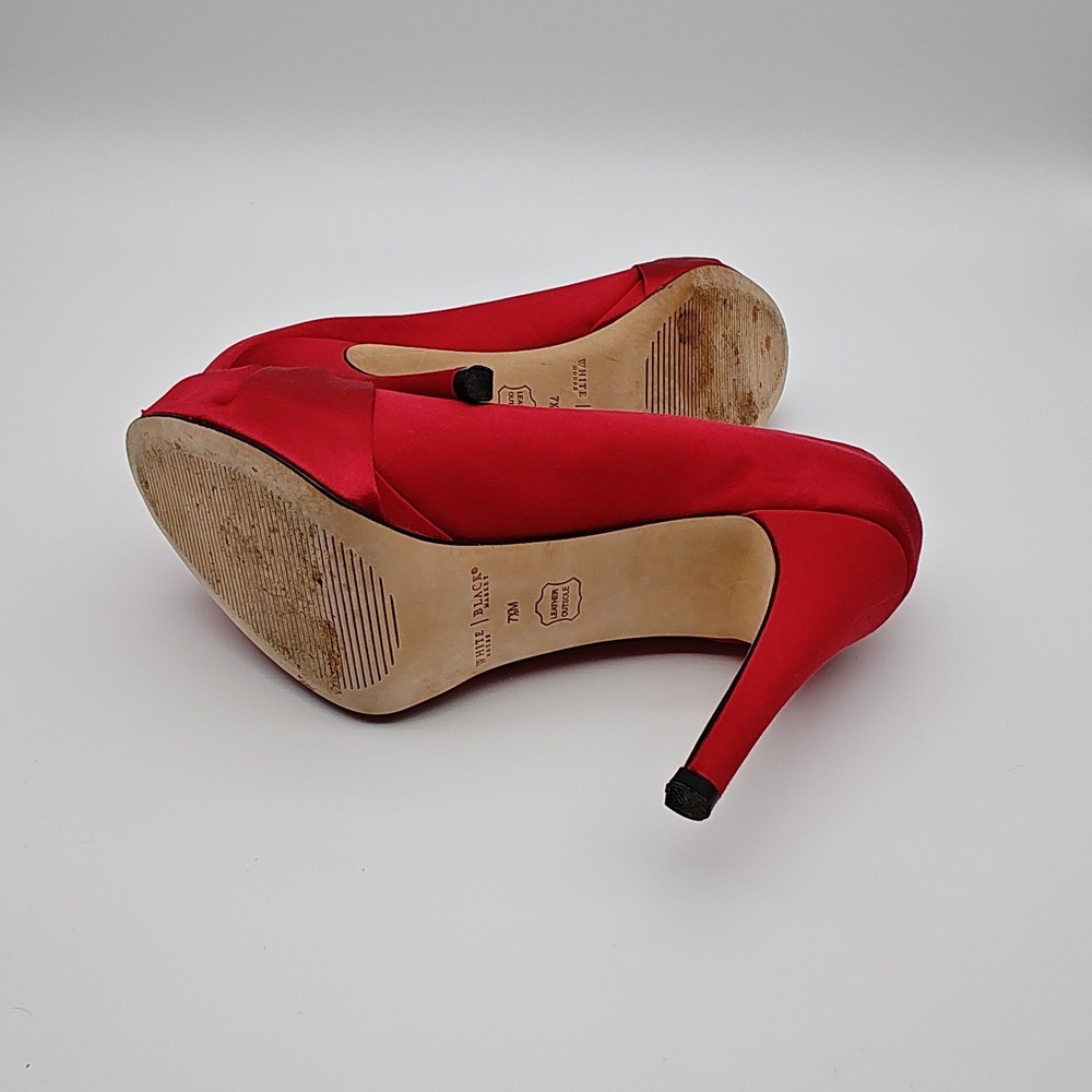 White House Black Market Ray Red Peep Toe Satin Heels Pumps Womens 7.5 M - Picture 9 of 10
